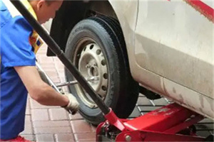 依兰附近拖车24小时服务热线电话